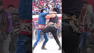 A puño limpio lucha libre 2024