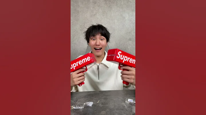 ISSEI funny video 😂😂😂 I try it! Money gun 💴🔫