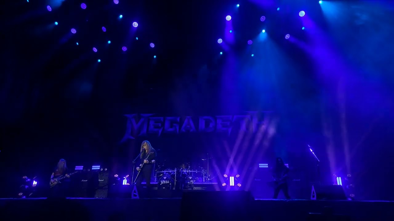 Megadeth - Countdown to Extinction [ Istanbul - Küçükçiftlik Park ] Front Of Stage.