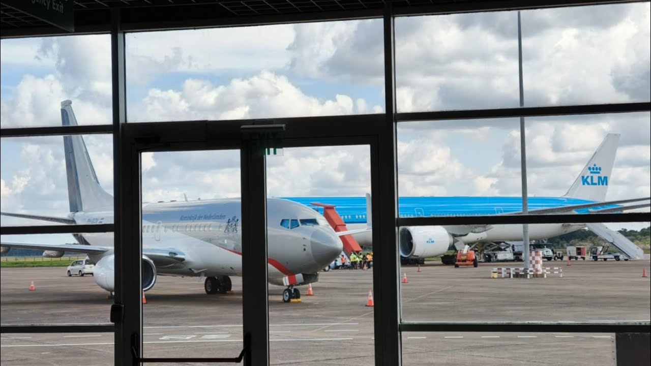 JAP Airport|Boeing 777-300|Suriname.