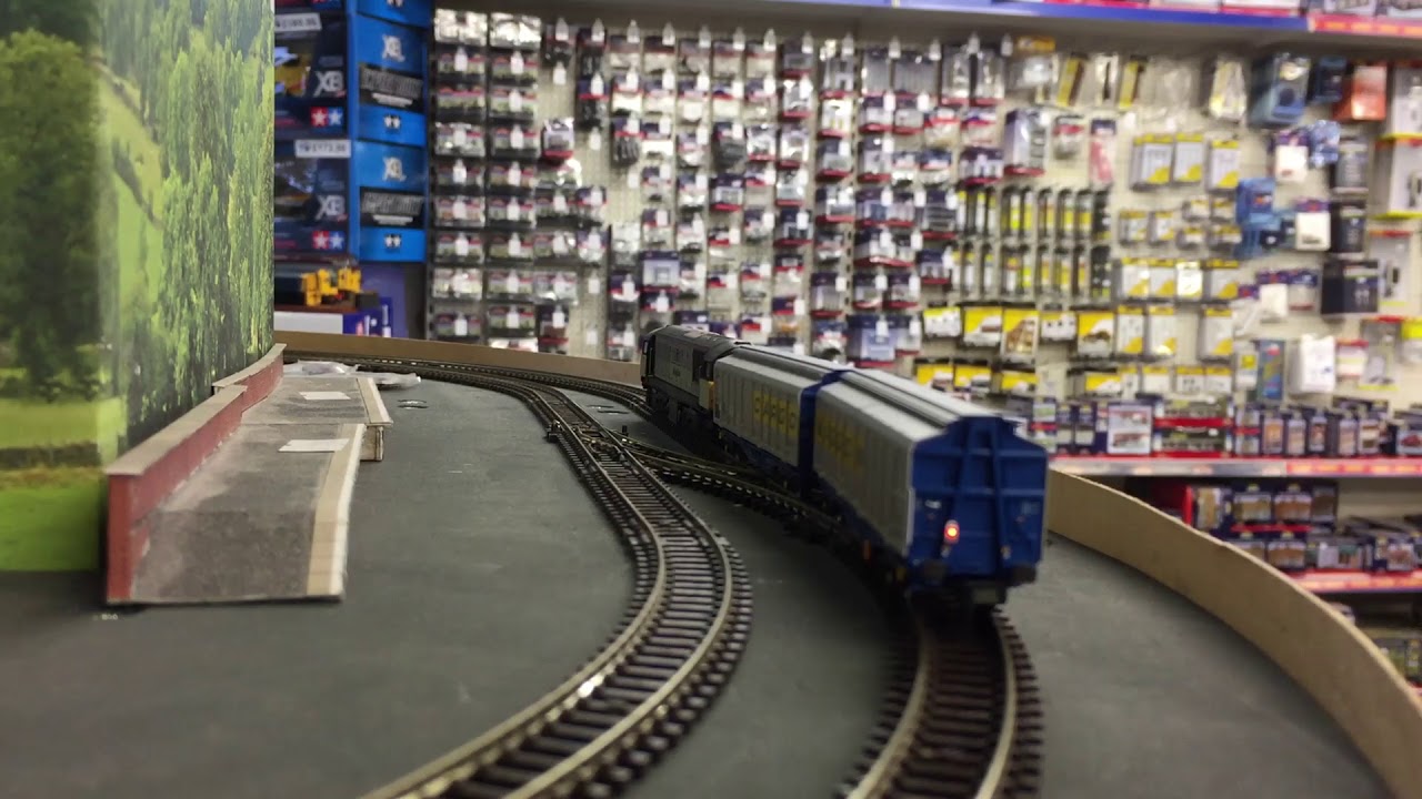 RevolutioN Trains N gauge Cargowaggon with flashing tail light YouTube
