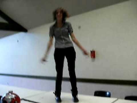 Lisa Manon Et Mwa Lambé Sur La Table