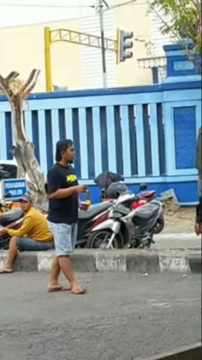 kesederhaan Ki Agus jjs sore di terminal Maospati🙏👍