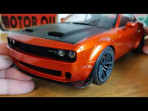 1/18 scale Dodge Challenger srt hellcat redeye by solido
