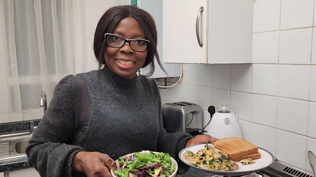 Fried Eggs with Mushroom & Spinach