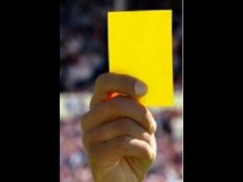 Футбольные карточки желтые. Желтая карточка в футболе. Красная и желтая карточка. Судья с желтой карточкой. Красная карточка в футболе.