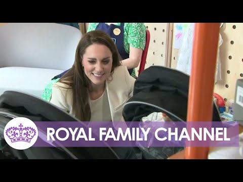 Duchess Kate Blog - Kate Coos Over Little Ones at Baby Centre