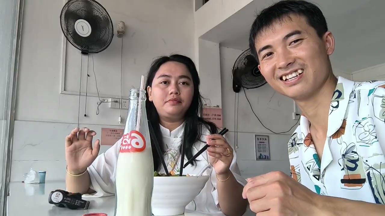 Mampir Makan Mie Dulu Sebelum Balik Ke Desa Huichang Lagiii