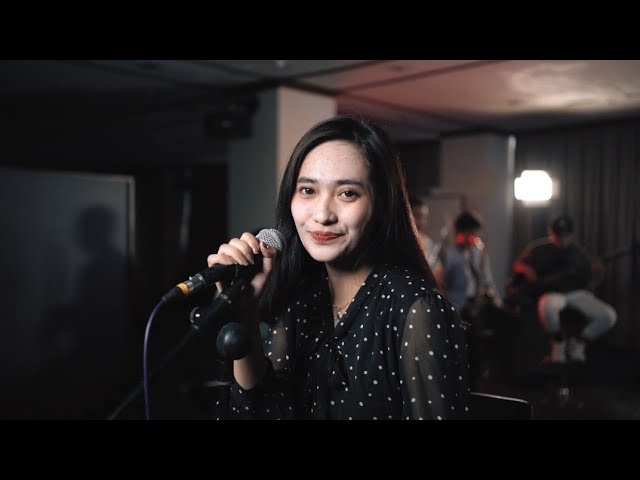 Tunjuk Satu Bintang - Sheila on 7 Cover Bank Jateng Band (Live Session) class=