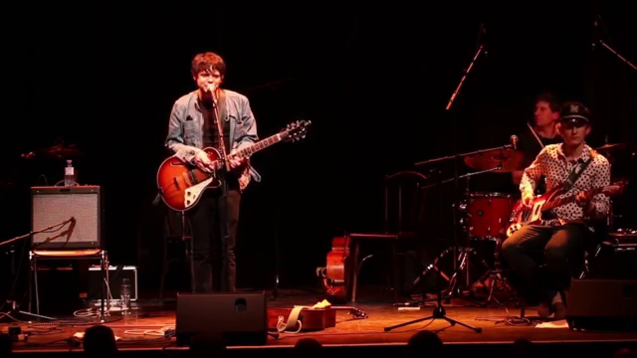 YouTube에서 Der Nino aus Wien - Plurabelle - Live 보기 YouTube에서 Der Nino aus Wien - Plurabelle - Live 보기