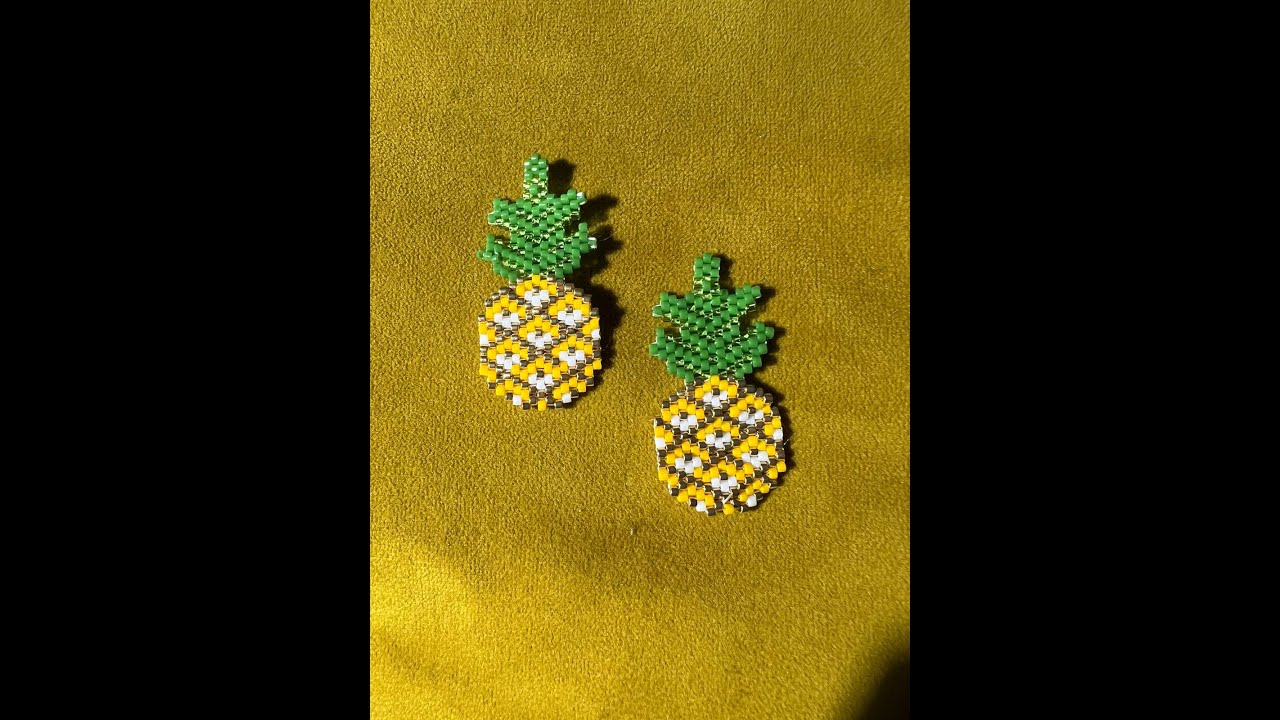 Aretes de piña tejidos con Delicas