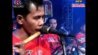 Teman Biasa Devi Aldiva New Pallapa Live Sumokembangsri Balongbendo 2015