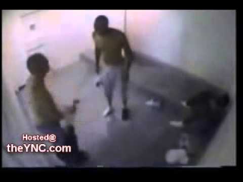 Skinhead in the same Cell with a 6 Foot Black Gangster, Skinhead Loses