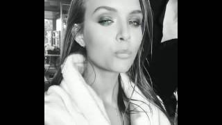 Josephine Skriver Y Eyes