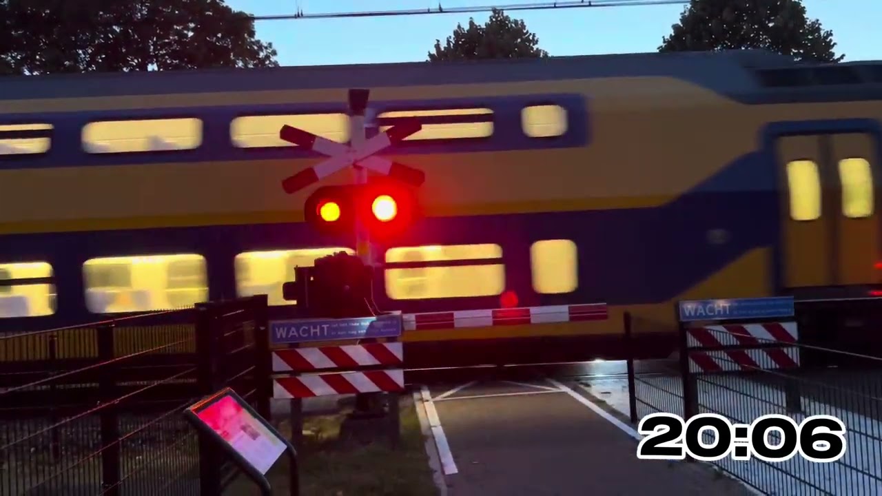 Treinspotten in het donker in Schagen samen met @treineninNederland-q8g!!-Menno Stoop