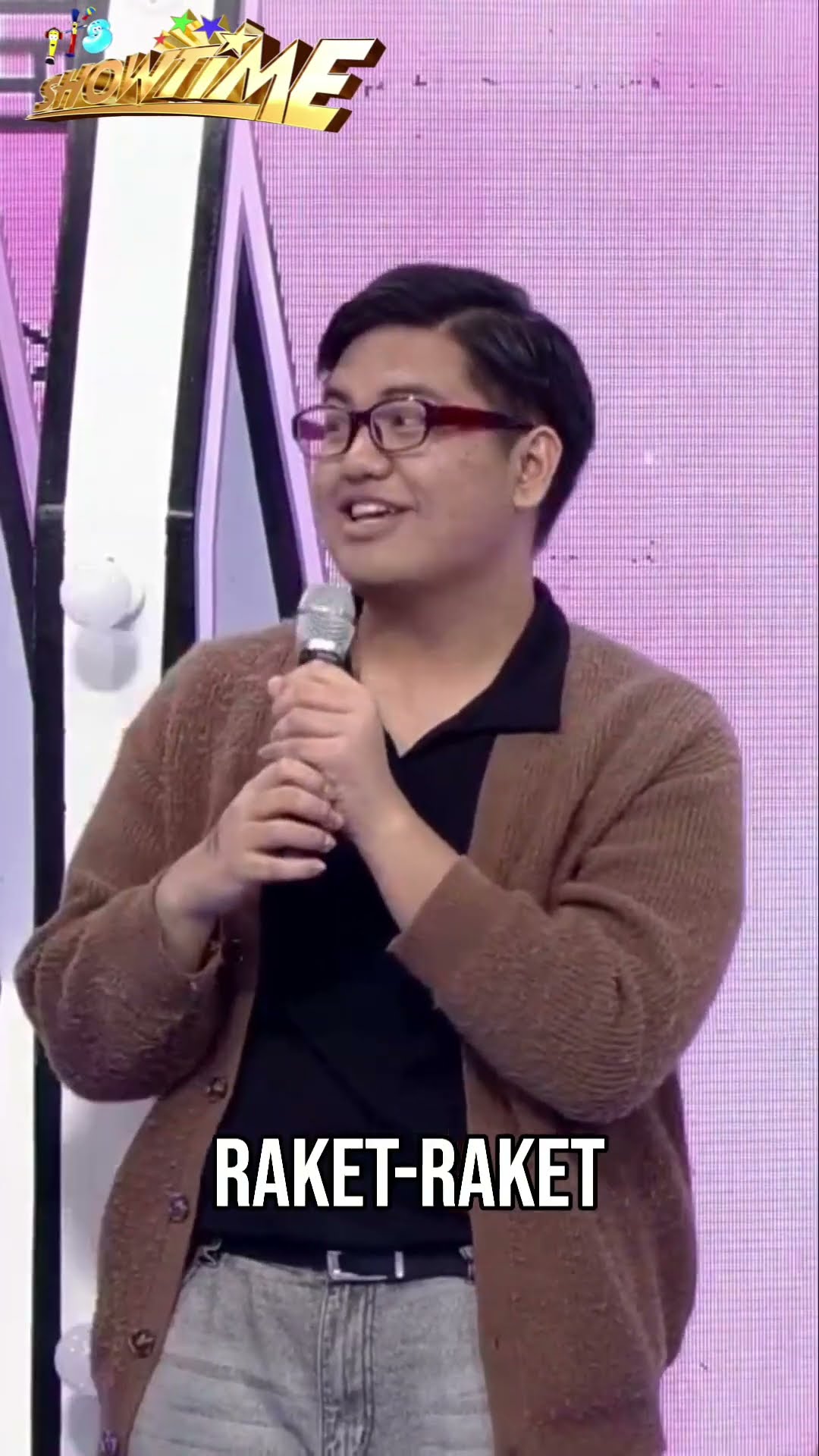 Grabe namang titigan ‘yan! #shorts | It’s Showtime