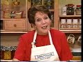 Teresa Ocampo cocinando galletas de limón, 1995