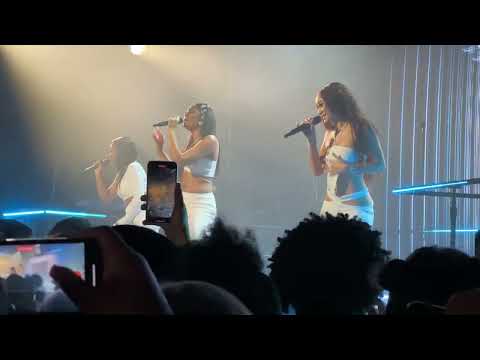 FLO Live - Cardboard Box - New Century Hall, Manchester 3 April 2023 (Final Song)