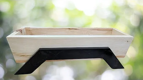 Build This Super EASY Garden Box!