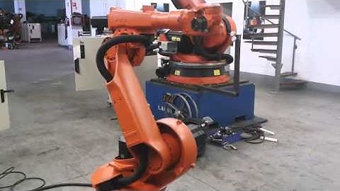 Kuka KR 6-2 industrial robot motion test