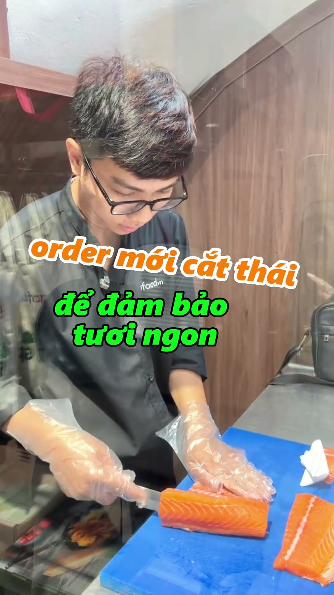 Sashimi tươi ngon, khách mua đến đâu Gofood cắt cá tươi đến đấy #gofood #thucphamcaocap