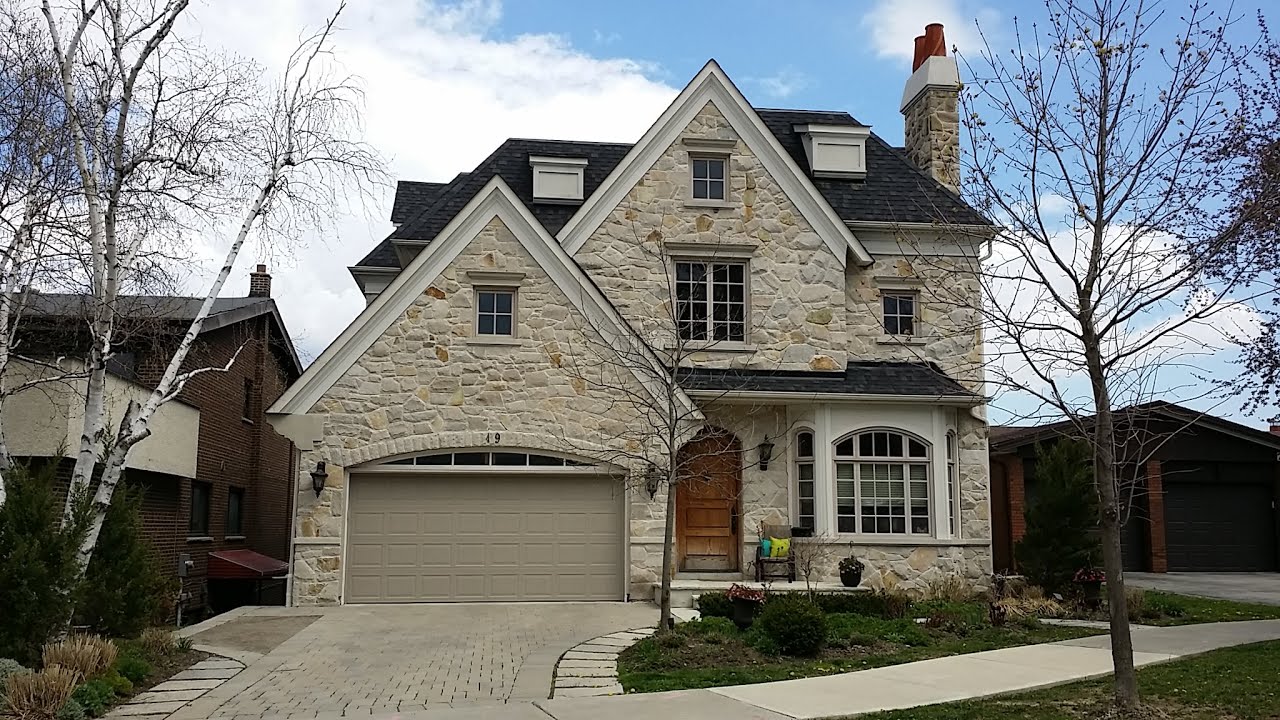 19 Brockington Cresc. Toronto (Bathurst Manor)