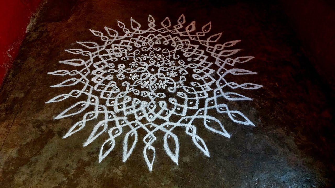 Circle shape sikkukolam #melikalamuggulu ##sikkukolam #muggulu #artgallery ##rongolidesign 