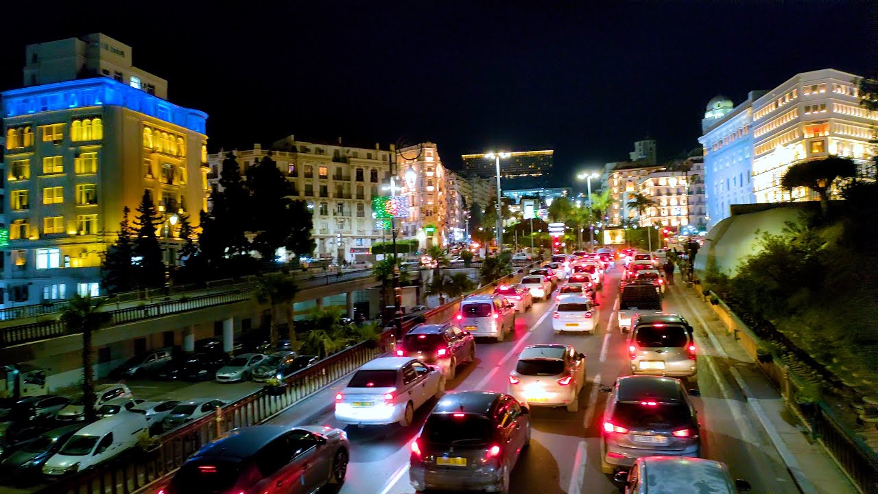 الجزائر العاصمة: جولة في الحافلة المكشوفة من منتزه الصابلات بحسين داي إلى ساحة الشهداء بالقصبة ليلا