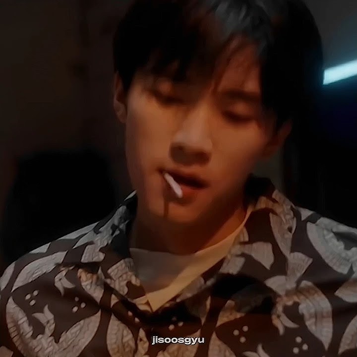 the way he looked at her 🔥 IM SCREAMINGGG #cdrama #youaredesire #zhouyiran #zhuangdafei