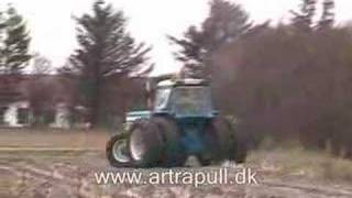 Lovely old Ford TW-30 great sound!!!