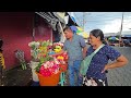 Comprando flores para la Iglesia juntos ami madrecita