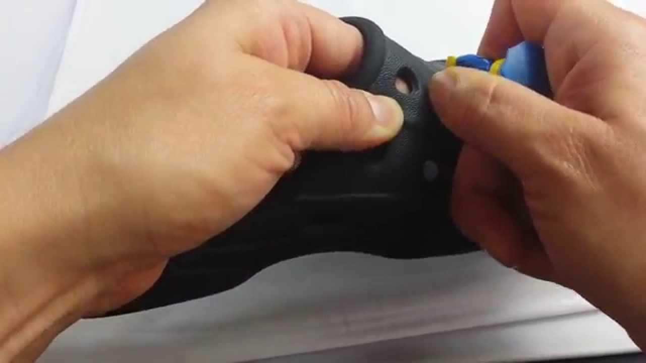 LEGO Croc Accessory Install Video - YouTube