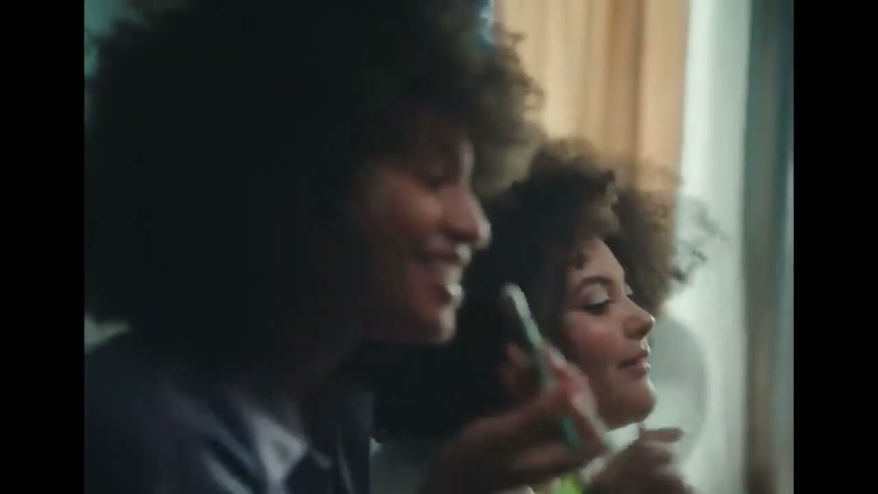 Justin Quiles & Myke Towers - Whiskey y Coco (Lyrics)