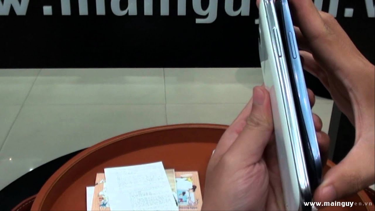Khui hộp Samsung Galaxy Note II (White) – www.mainguyen.vn