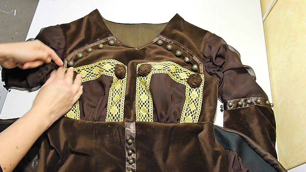 1910s style dress closures