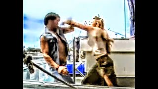 Mermaids: (2003) Diane finds Mallick's partner and takes him out scene.