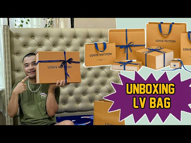 Louis Vuitton Unboxing!  What's in my bag? 