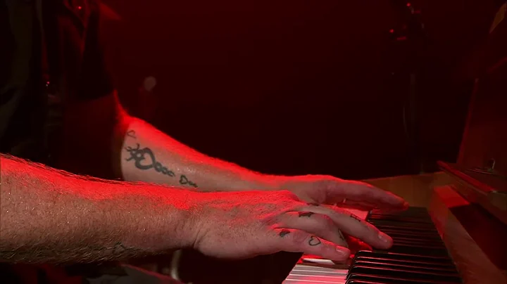 Queens of the Stone Age - The Vampyre of Time and Memory live @ Kulturkirche 2013