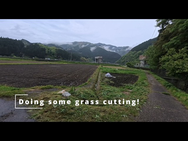 1000平方メートルで6000円、空き地の草取りです Doing some grass cutting! (Akiya/空き家) 草刈りしましょう！ - YouTube
