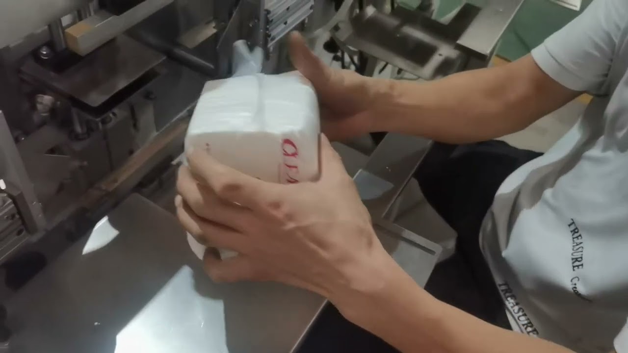 Easy operate two heads table napkin tissue paper packing sealing machine