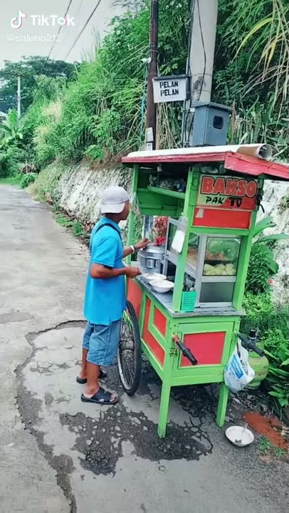 Suara mangkok tukang bakso ini sangat merdu