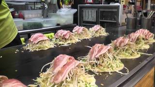Okonomiyaki Hiroshima Style(1/2)