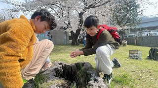 Заболела нога,поэтому еду за покупками. Деньги шуршат кое у кого.