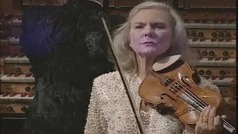O Holy Night, Sonja Foster, Violin