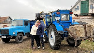 Все буде Україна! Трудимося 24/7 Трактор Т-40АМ з Куном удобрюємо землю навозом...