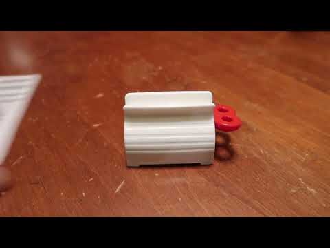 Toothpaste squeezer