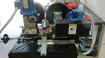 Centerless pipe polishing machine