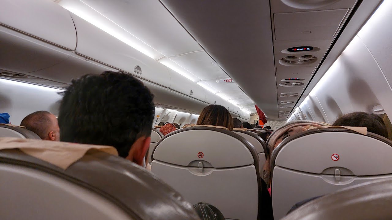 من مطار محمد الخامس بالبيضاء إلى مطار مولاي علي الشريف بالراشيدية ليلا ...