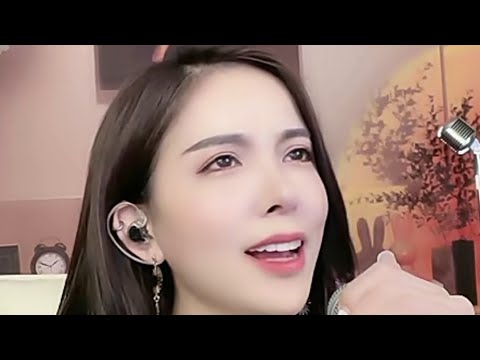 歌手#小曼 老师 一首#八号当铺 原创歌手 #中国抖音 直播 30/04/2023