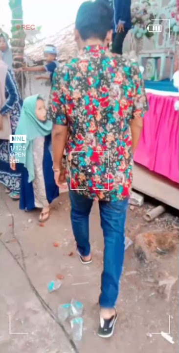 di tinggal nikah  sama do.i semawa yah😥😥😥